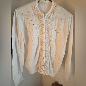 Elegant Vintage White Cardigan with Pearl Accents